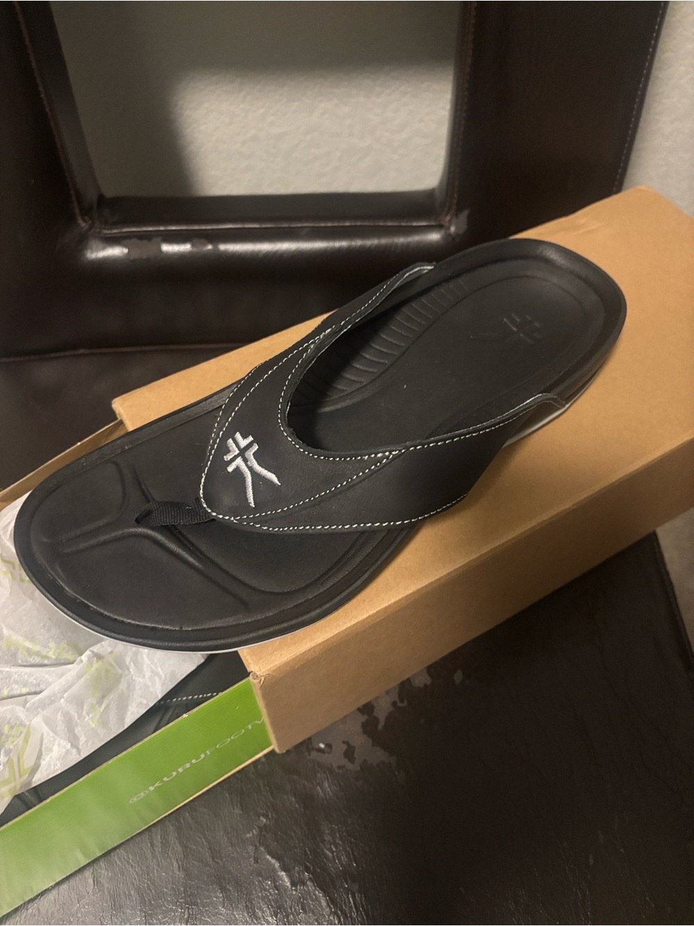 NWB  Kuru Kala Women’s ultra supportive flip-flop. Size 12.   Unisex